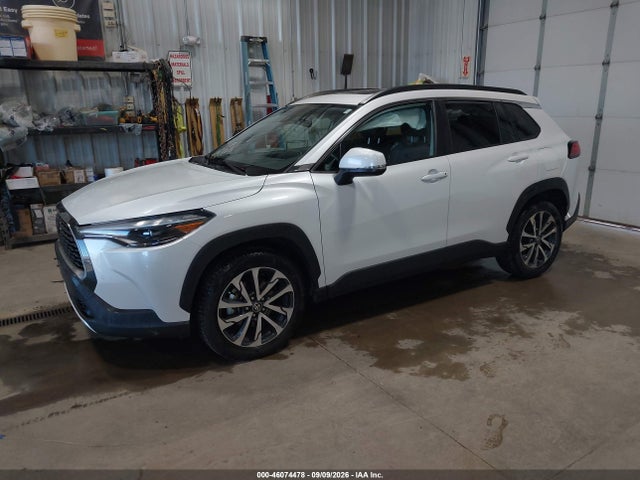 2022 TOYOTA COROLLA CROSS XLE 2