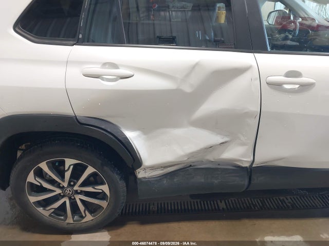 2022 TOYOTA COROLLA CROSS XLE 6