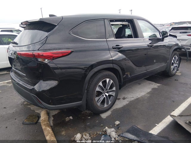 2023 TOYOTA HIGHLANDER XLE 4