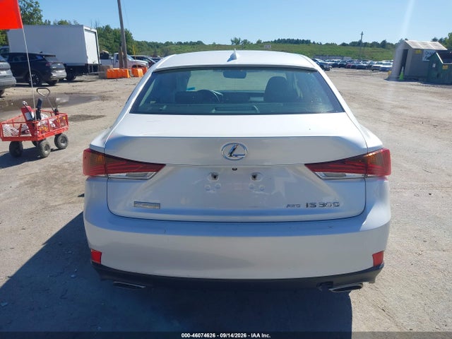 2019 LEXUS IS 300 17