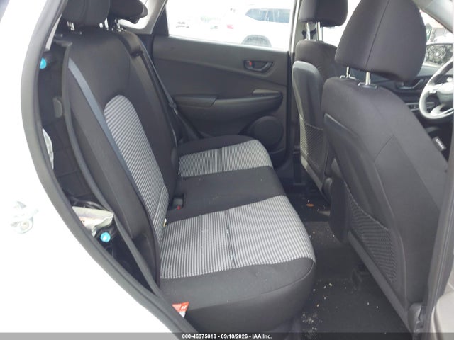 2021 HYUNDAI KONA SE 8