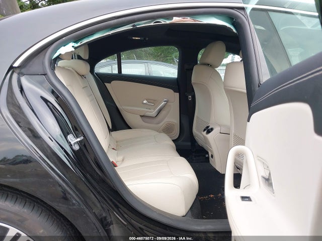 2023 MERCEDES-BENZ CLA 250 COUPE 4MATIC 8