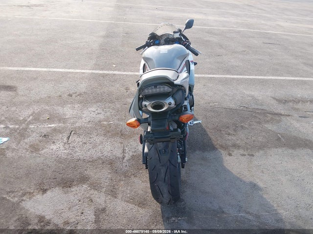 2026 HONDA CBR600 RR 6