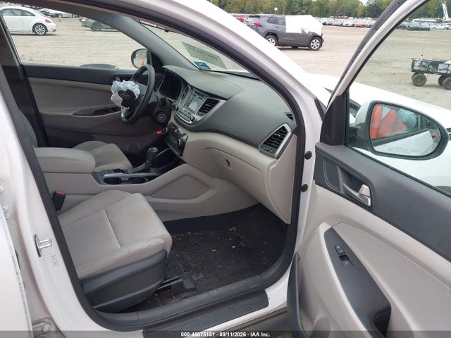 2018 HYUNDAI TUCSON SE 5
