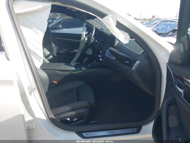 2023 BMW 530E 5