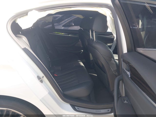 2023 BMW 530E 8