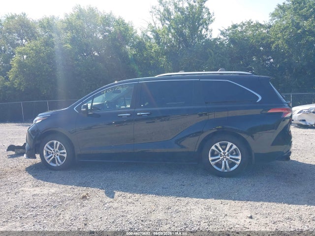 2022 TOYOTA SIENNA PLATINUM 15