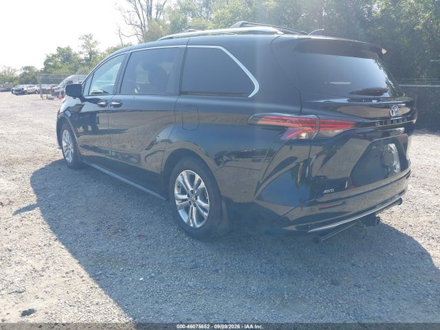 2022 TOYOTA SIENNA PLATINUM 3