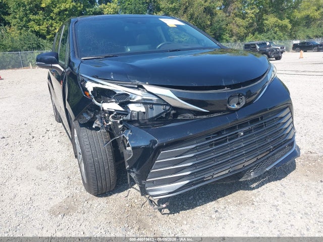 2022 TOYOTA SIENNA PLATINUM 6