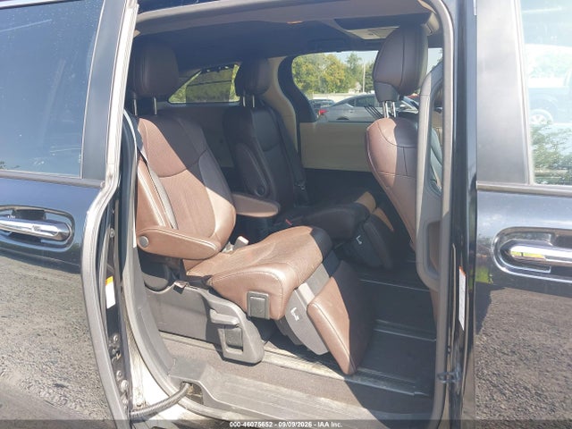 2022 TOYOTA SIENNA PLATINUM 8