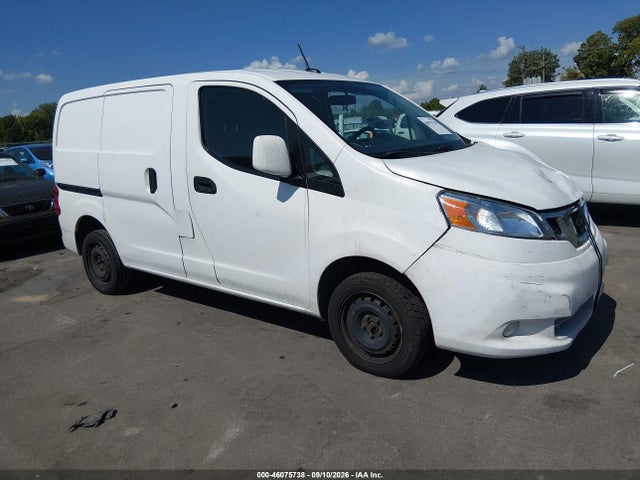 2014 NISSAN NV SV