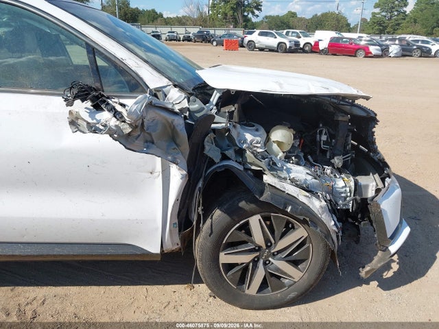 2022 KIA SORENTO S 6