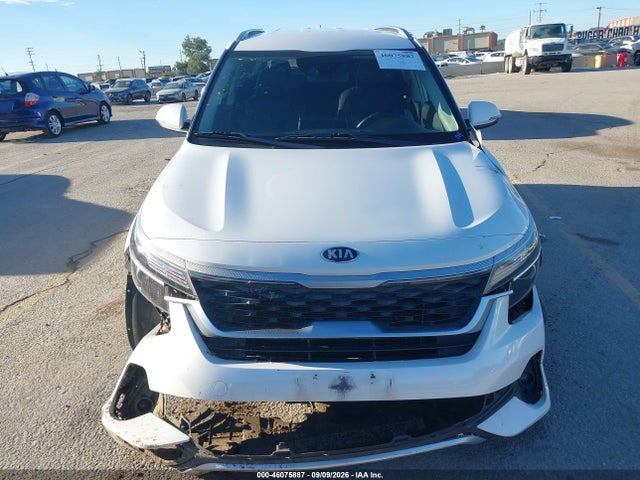 2021 KIA SELTOS S 12