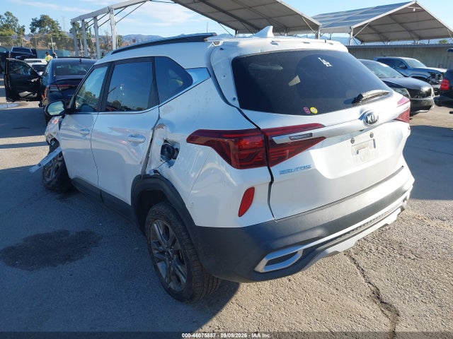 2021 KIA SELTOS S 3