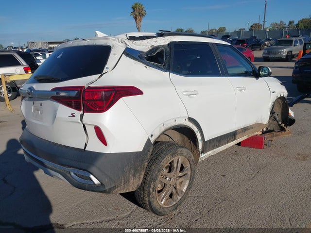 2021 KIA SELTOS S 4