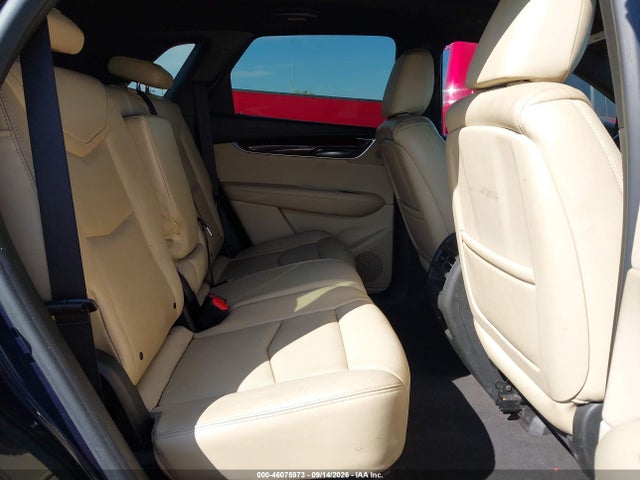 2017 CADILLAC XT5 LUXURY 8