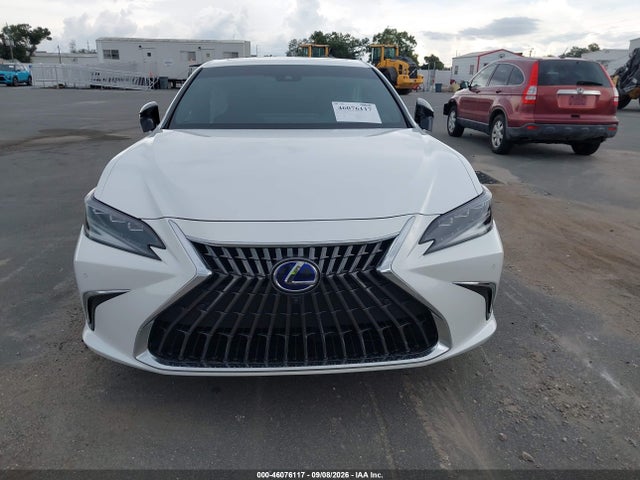 2022 LEXUS ES 300H ULTRA LUXURY 11