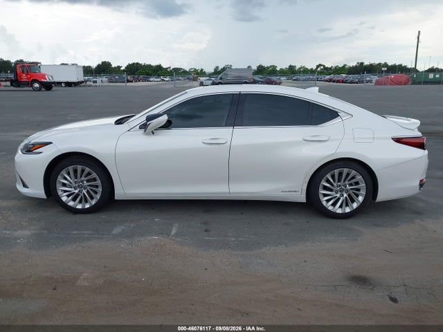 2022 LEXUS ES 300H ULTRA LUXURY 13