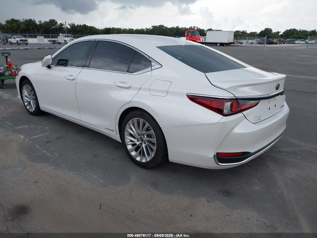 2022 LEXUS ES 300H ULTRA LUXURY 3