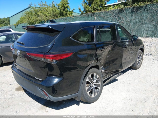 2023 TOYOTA HIGHLANDER XLE 4