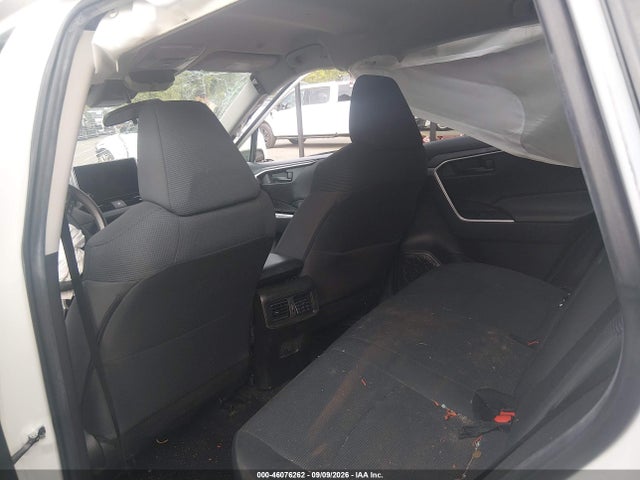 2023 TOYOTA RAV4 LE 8