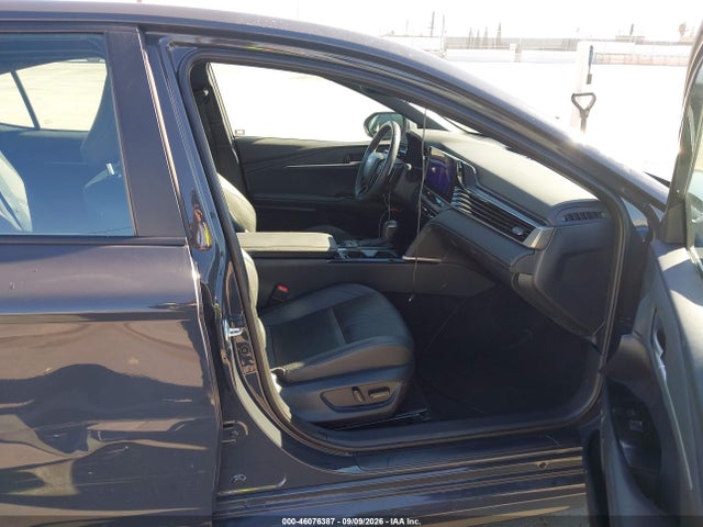 2025 TOYOTA CAMRY XSE 5