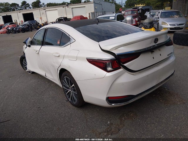 2024 LEXUS ES 300H 3