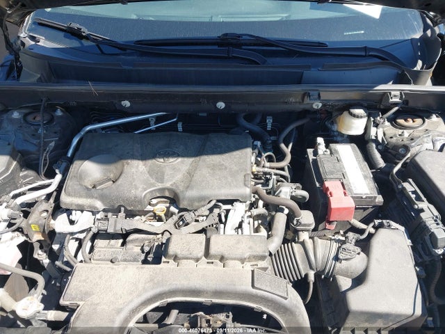 2019 TOYOTA RAV4 XLE 10