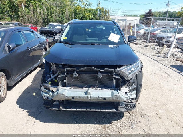 2019 TOYOTA RAV4 XLE 12