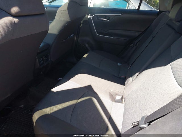 2019 TOYOTA RAV4 XLE 8