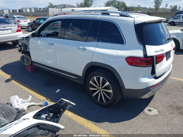 2023 MERCEDES-BENZ GLB 250 3