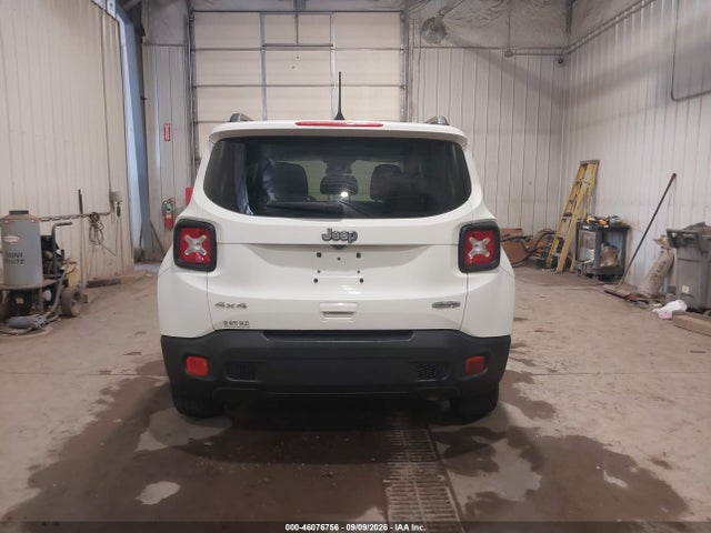 2018 JEEP RENEGADE LATITUDE 4X4 17