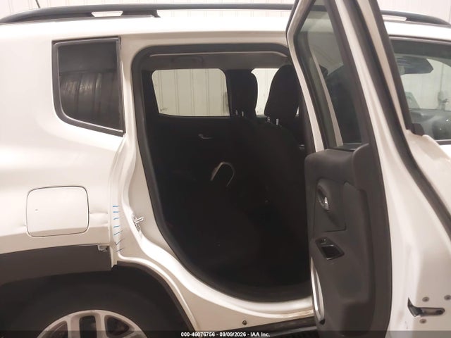2018 JEEP RENEGADE LATITUDE 4X4 8