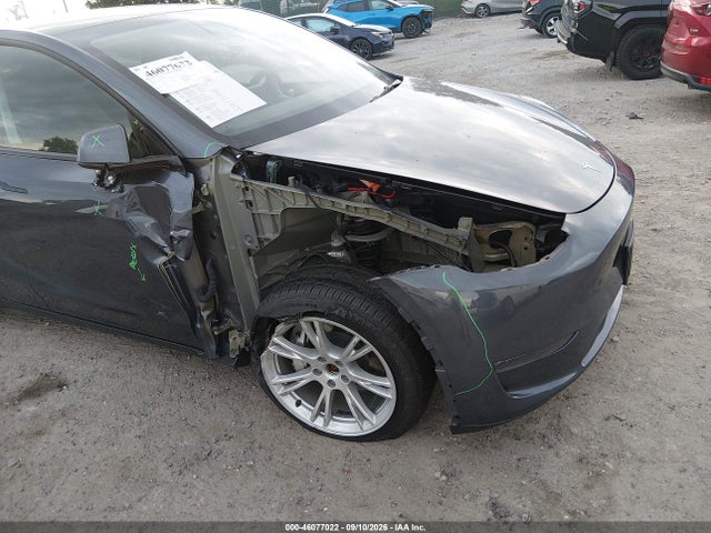 2023 TESLA MODEL Y 6