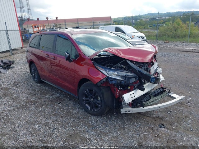 2025 TOYOTA SIENNA XSE