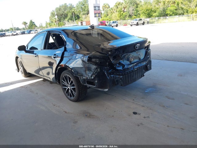 2021 TOYOTA CAMRY SE 3