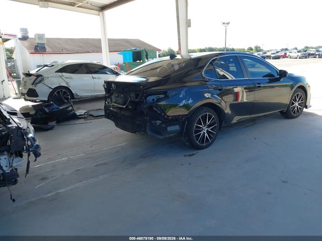 2021 TOYOTA CAMRY SE 4