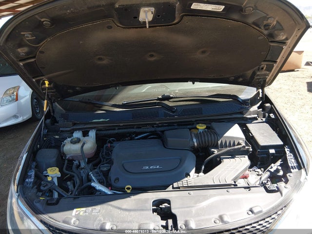 2017 CHRYSLER PACIFICA LIMITED 10