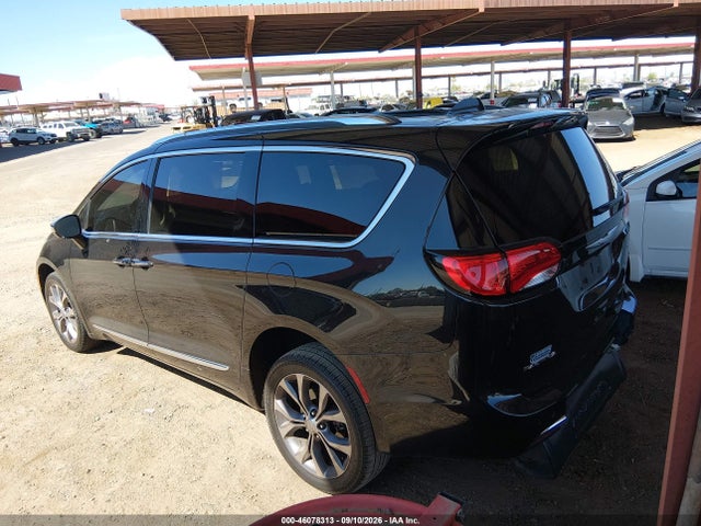 2017 CHRYSLER PACIFICA LIMITED 18