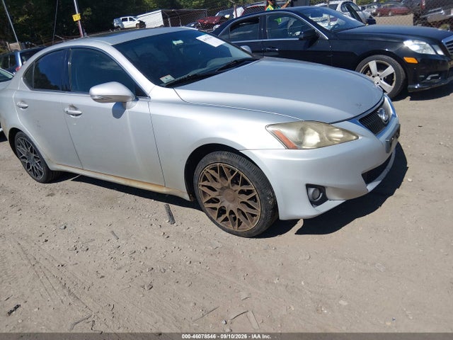 2011 LEXUS IS 