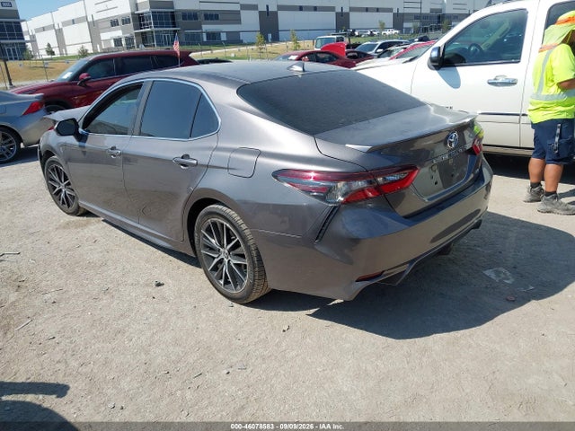2022 TOYOTA CAMRY SE 3