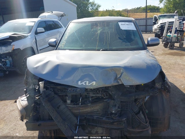 2022 KIA SOUL LX 13