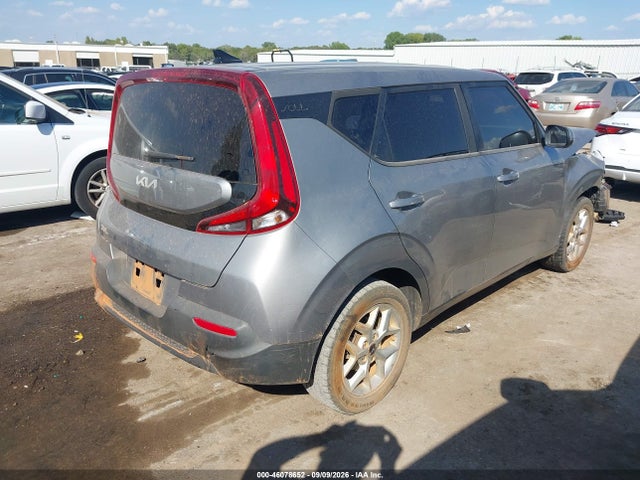 2022 KIA SOUL LX 4