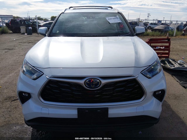 2022 TOYOTA HIGHLANDER HYBRID XLE 13