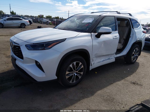 2022 TOYOTA HIGHLANDER HYBRID XLE 2