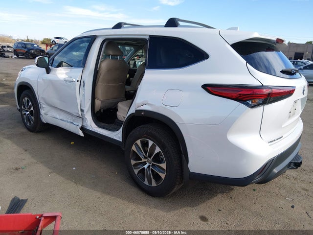 2022 TOYOTA HIGHLANDER HYBRID XLE 3