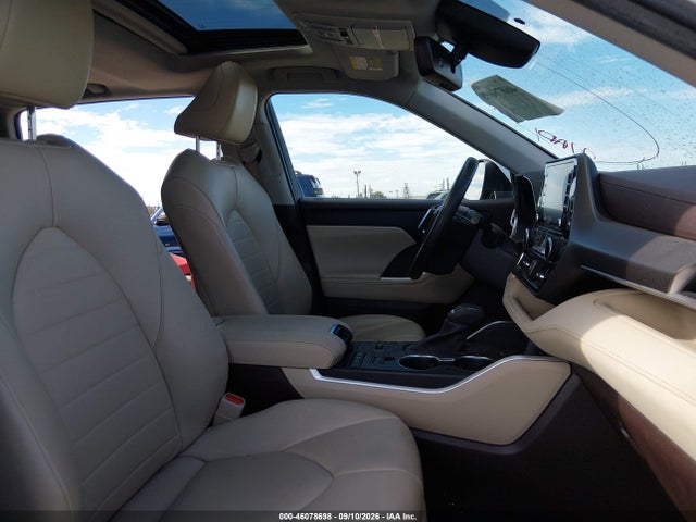 2022 TOYOTA HIGHLANDER HYBRID XLE 5
