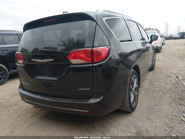 2017 CHRYSLER PACIFICA LIMITED 4