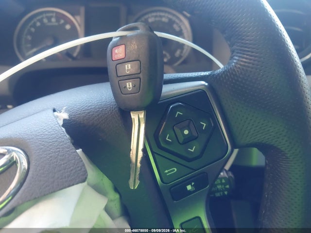 2022 TOYOTA TACOMA SR5 V6 11