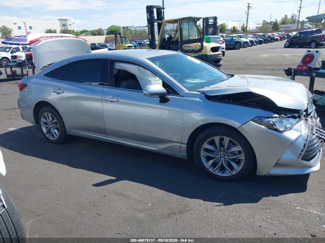2020 TOYOTA AVALON XLE 13